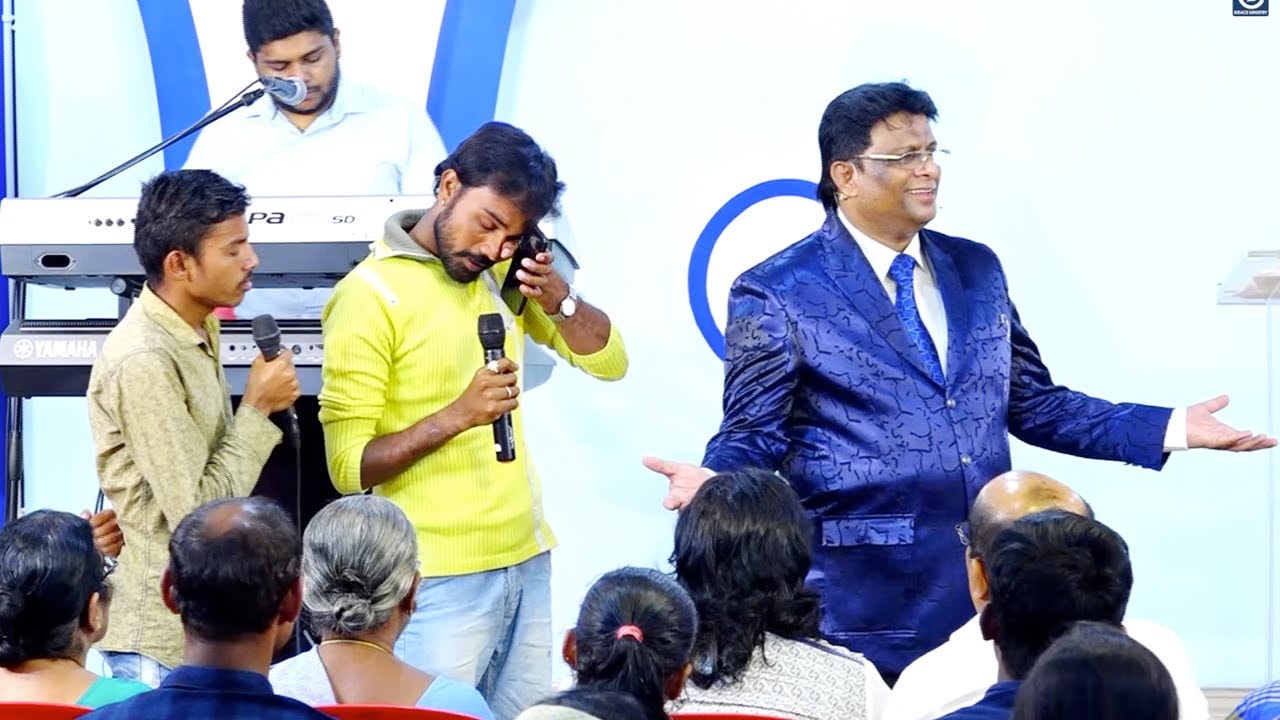 ಮಾರ್ಕೆಟ್ ನಲ್ಲಿ ಟೀ ಮಾರಾಟ ಮಾಡುತ್ತಿದ್ದ ಸಹೋದರರಿಗೆ ಸೇವಕರ ಪ್ರವಾದನೆ ; ಕಣ್ಣೀರಿಟ್ಟ ಸಹೋದರ