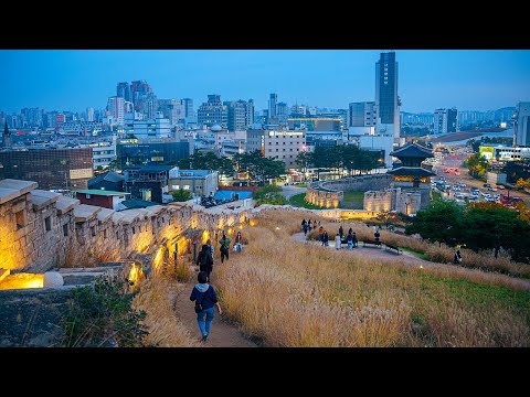 Autumn Night Walk Along Cheonggyecheon Stream, Seoul | Golden Sunset & City Lights