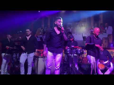 Mosaico indestructible en la topa son y sabor