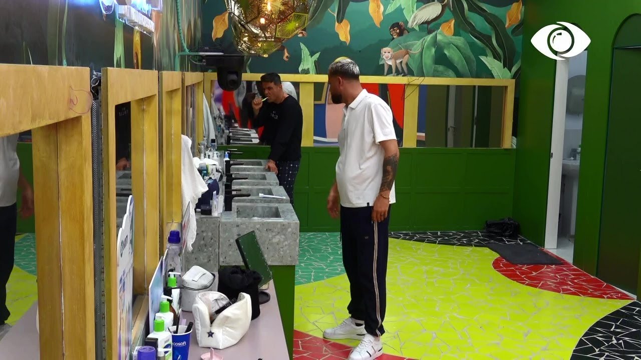 Banorët zgjohen dhe kryejnë rutinën e mëngjesit