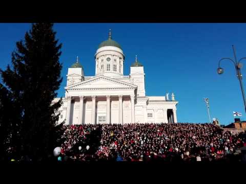 Hino da Finlândia. Praça do Senado 2015 Senaatintori, Helsinque. Jean Sibelius.