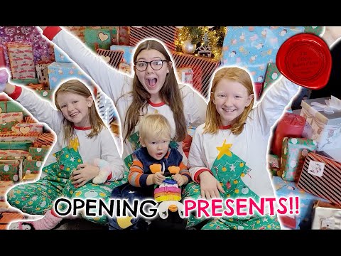 CHRISTMAS MORNING SPECIAL OPENING PRESENTS - INSANE SURPRISE!!