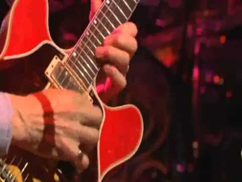 Steve Howe's unusual Guitar Solo