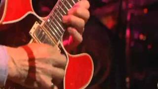 Steve Howe's unusual Guitar Solo