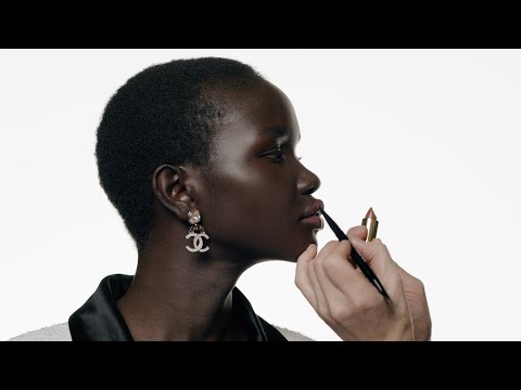 FALL-WINTER 2022 COLLECTION. The contrasting makeup look. — CHANEL Makeup