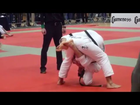 Max Campos vs Thomas Oyarzun - IBJJF London Winter Open 2015 - Black Adult - Open