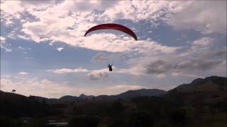 preview picture of video 'Emerson Barsottini - Treinamento no Paraglider ELLUS 5'