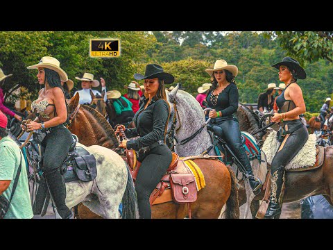 CABALGATA de MUJERES en Caicedonia - Valle 😍 COLOMBIA 2023