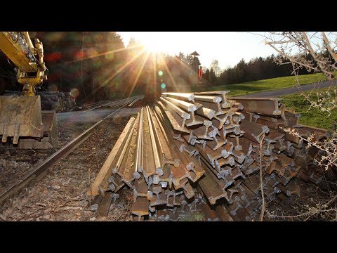 Todesstoß für Hainfelderbahn - Bahngleise am Gerichtsberg demontiert - Archiv-Video von 10.4.2017