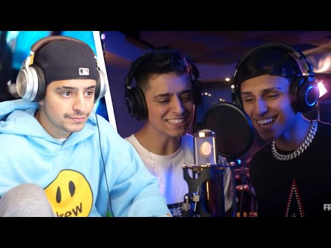 CORINGA REAGINDO a MÚSICA do FREE FIRE (HOJE É SÓ CAPA)