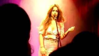 Aura Dione - Antony (live)