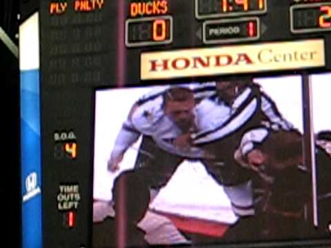 DAMN THE MIGHTY DUCKS DO FIGHT