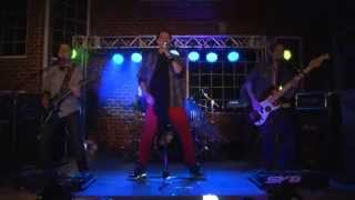 Ocho de Bastos Official Music Video - CAROLINA