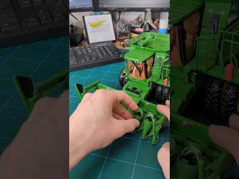 Unboxing a 1:32 scale John Deere 9750 STS Combine from ERTL #unboxing #johndeere #toycars