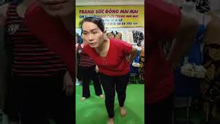 Khoảnh khắc nổi bật từ 2:04:42 đến 2:09:42 trong TRANG SỨC ĐỒNG MAI MAI đang phát trực tiếp!