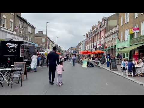 Walking around  WANDSWORTH HIGH STREET