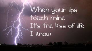 Lightning -  The Wanted (LYRICS) HD