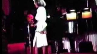 Whitney Houston - Hold Me (Live 1987)