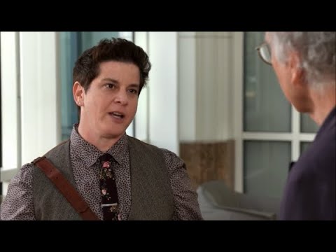 Larry David Gets in Trouble with a Lesbian - "Curb Your Enthusiasm"