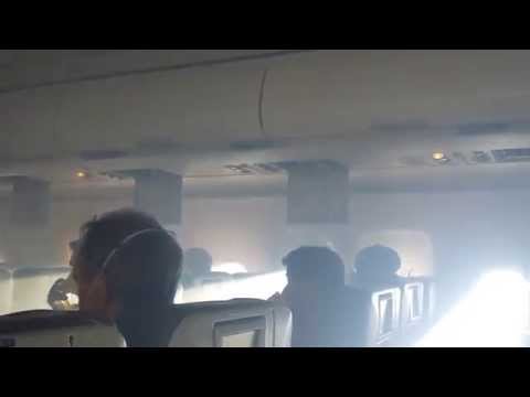 EUA:Passageiros tiram selfies durante aterragem de emergência 