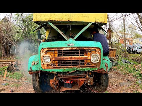 Chevy C70 with 6v53 Diesel Sitting 30 Years - Will It Run... Away? - NNKH