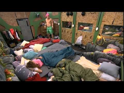 7/22 4:01am - Zach Twerks While Frankie Watches Adoringly