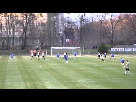 2010-11-13 15Kol.KP Brzeg Dolny - MKP Wołów 1-2 (1-0)  przestrzelony drugi karny.mpg