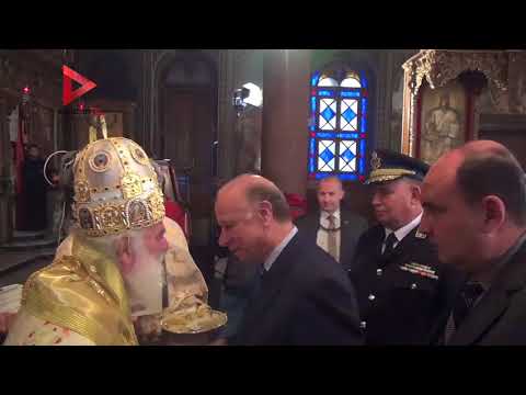  السيد  محافظ القاهرة يشارك الأقباط الأحتفال بعيد الميلاد نائباً عن مدبولى