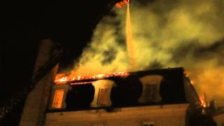 preview picture of video 'Blois : violent incendie à la caserne de Saxe n°7'
