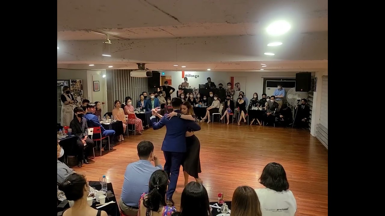 5 루까스(Lucas Carrizo) 빠울라(Pau Tejeda)performance on 22nd octoberVenue: CAFE DE TANGO, Busan