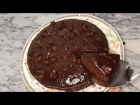 Quick And Easy Chocolate Cake😋In Blender Without Butter| چاکلیٹ کیک بنانے کا طریقہ اون کے بغیر|
