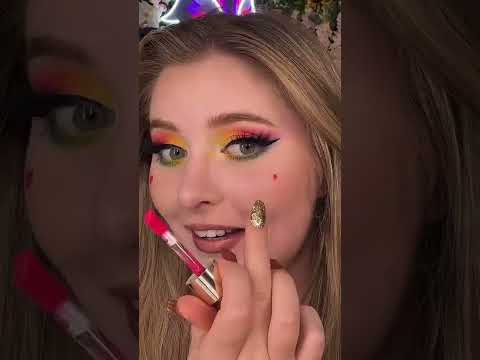 Paula tests Selena Gomez's blush? 😳💗