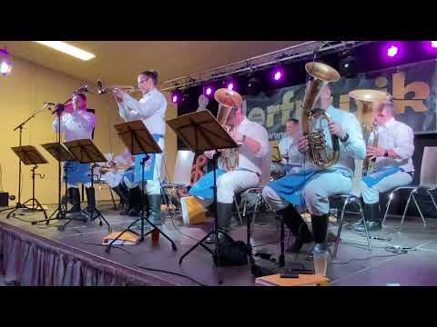 eine kleine dorfMusik. Woast as eh