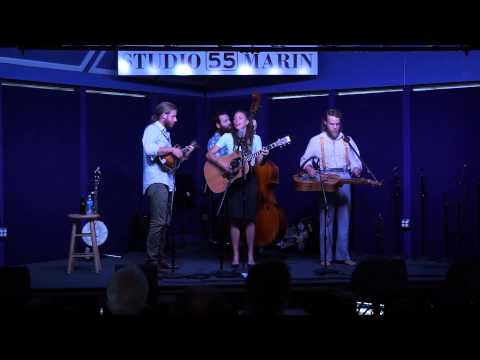Lindsay Lou & the Flatbellys perform High Sierra