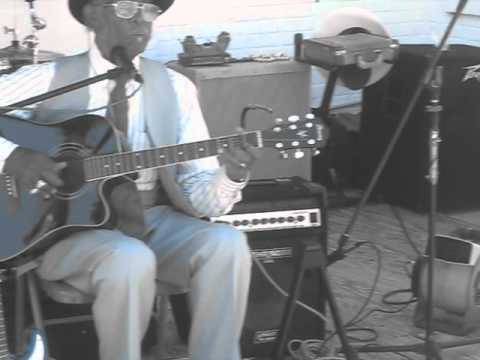 Robert 'Wolfman' Belfour --- "HILL STOMP" (2012 Juke Joint Festival)
