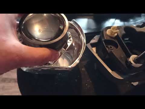 Как разобрать фары Ауди А4 Б6. Headlights Audi A4 B6.