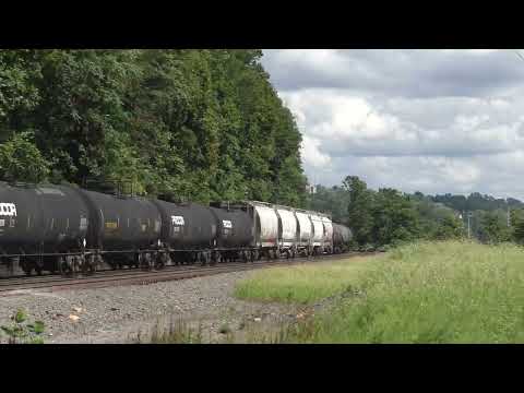 NS 6659 leads C28 past the lock and dams at Emsworth, PA