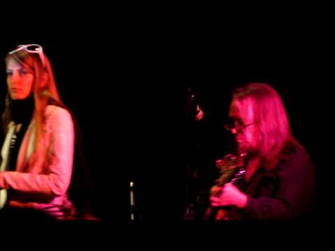 Circe Link (w/ Christian Nesmith & Robbie Rist) performs "Gettin' To Me" @ Monkees Convention 2013