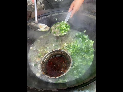 河南安阳跑马拉松吃扁粉菜，7元一碗，干净卫生，挺好吃 #豹一豹喝天豹 @今麦郎饮品旗舰店#街边小吃 #路边摊美味 #安阳美食