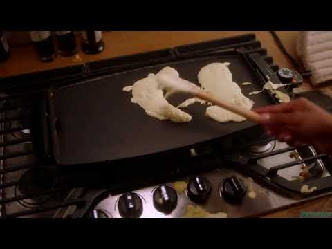 The flash 5x4 Nora le dice a Iris qué sus panqueques son grumosos (sin español)