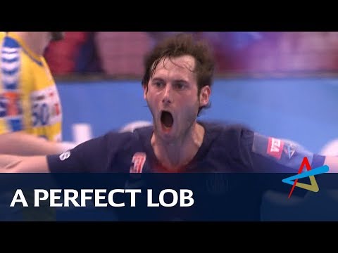 Gensheimer vs Cupara: perfect lob shot | Quarter-final | VELUX EHF Champions League 2018/19