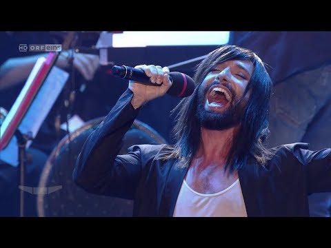 Pop meets Classic: Conchita - Rise like a Phoenix