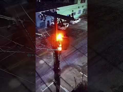 Foco de incêndio no transformador do poste na Tv. Magalhães Barata, 89 - Matinha, Tucuruí - PA.