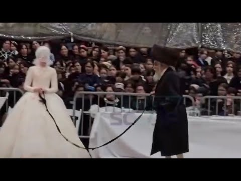 Viznitz Monsey Rebbe Dances Mitzvah Tantz At His Grandchild’s Wedding