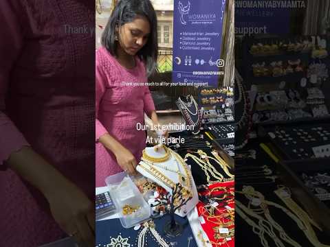 Free standing unit plastic necklace stand