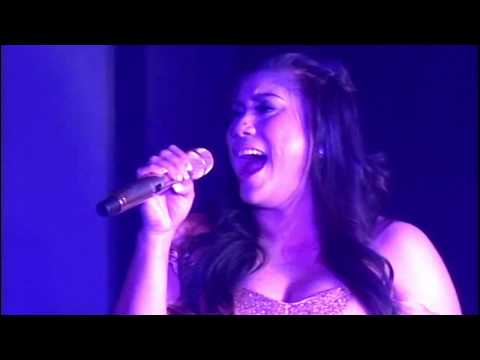 Regina & Novita Dewi ~  Making love out of nothing at all (Air Supply)