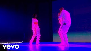 Rihanna — Work — Live at The BRIT Awards 2016 ft. Drake
