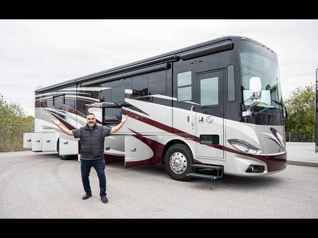 Preview image of 2018 Tiffin Phaeton 40IH (17U210909) youtube video