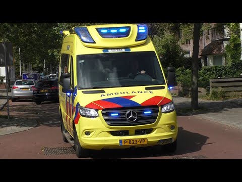 A1 Ambulance 12-144 met spoed naar en van verschillende meldingen in Zandvoort