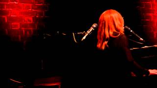 Tori Amos Sydney City Recital Hall 20 November 2014 Dark Side of the Sun #2